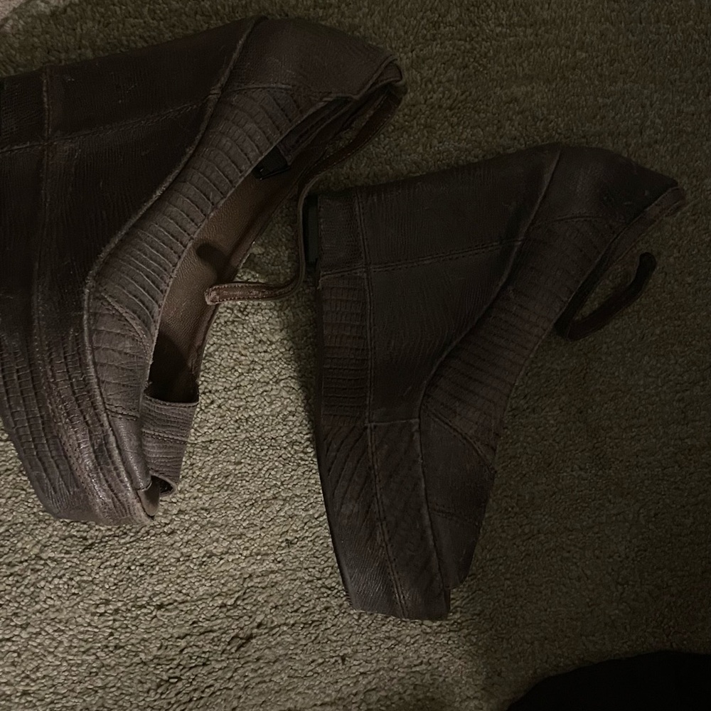 Clogs - Picture 3 of 4